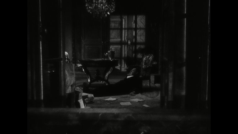 Screen capture from Trouble in Paradise