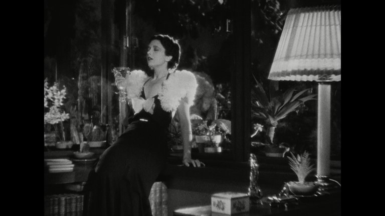 Screen capture from Trouble in Paradise