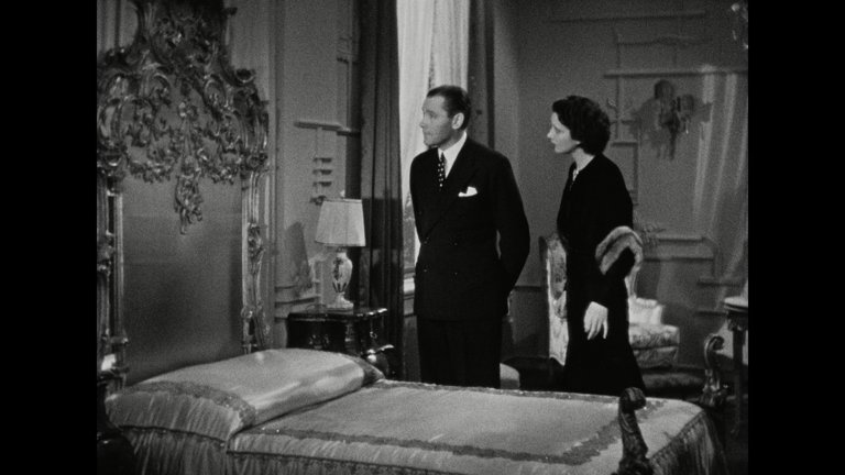 Screen capture from Trouble in Paradise