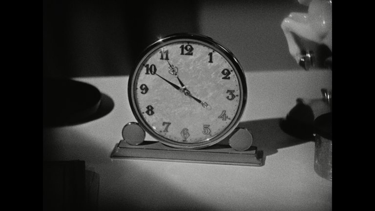 Screen capture from Trouble in Paradise