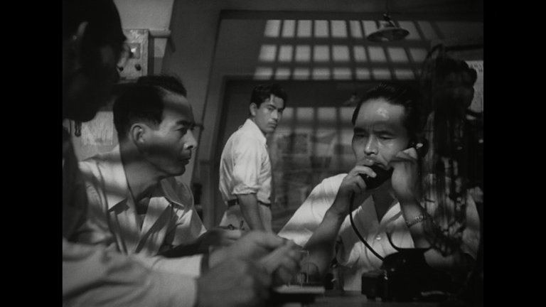 Screen capture from Stray Dog