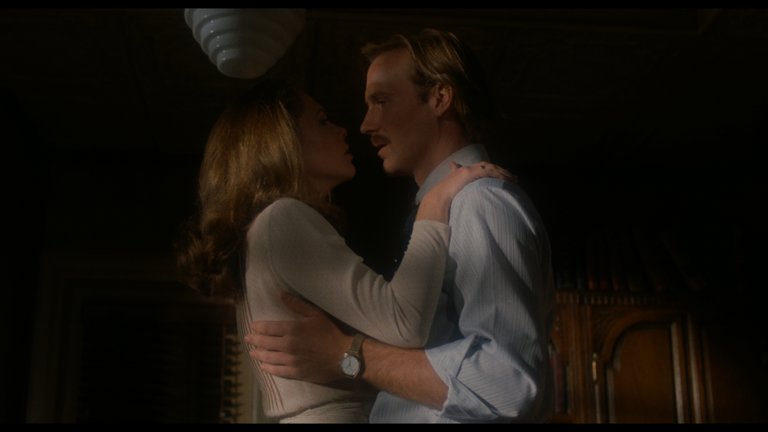 Screen capture from Body Heat