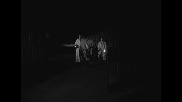 Screen capture from La tête contre les murs