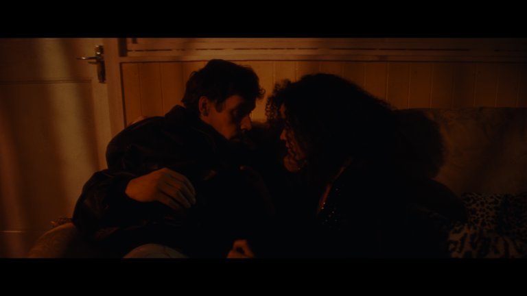 Screen capture from The Crying Game