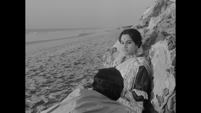 Screen capture from Charulata