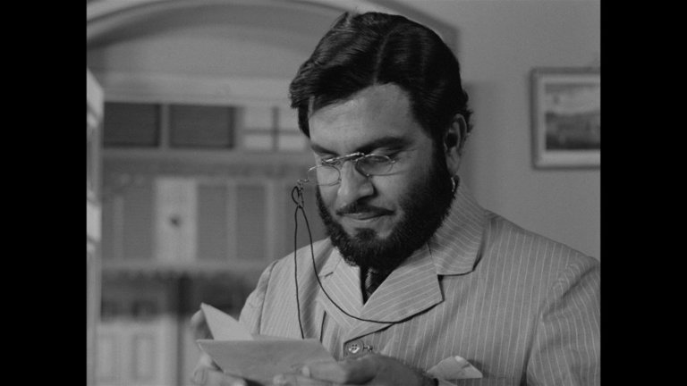 Screen capture from Charulata