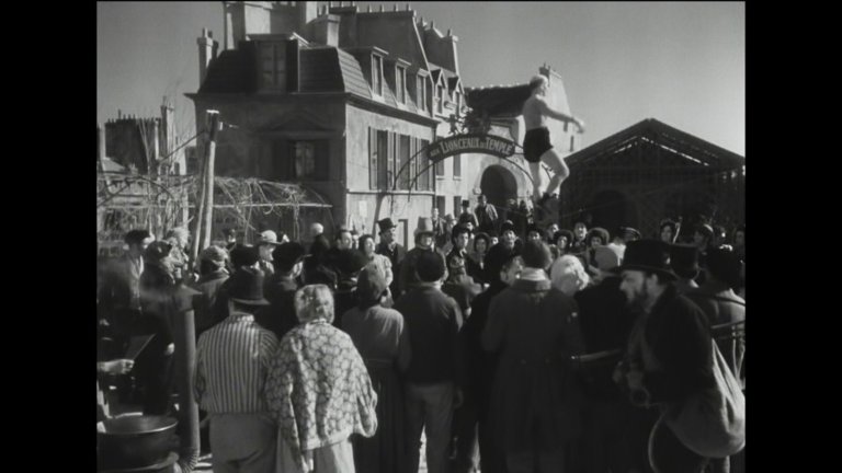 Screen capture from Children of Paradise