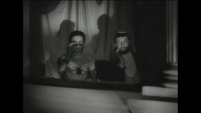Screen capture from Children of Paradise