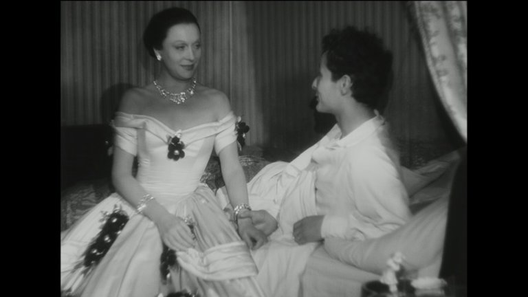 Screen capture from Children of Paradise