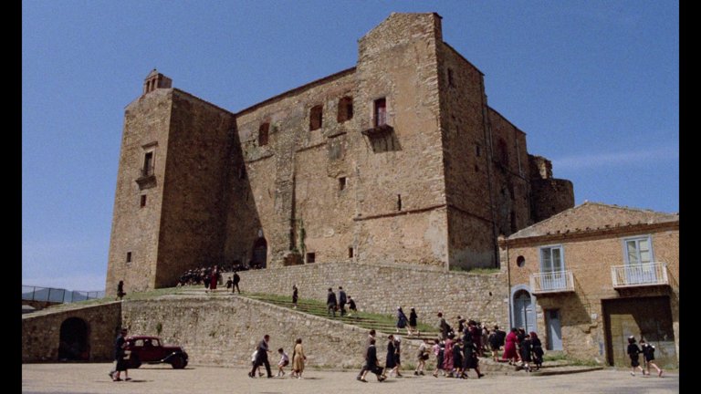 Screen capture from Cinema Paradiso