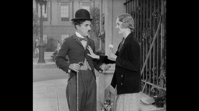 Screen capture from City Lights
