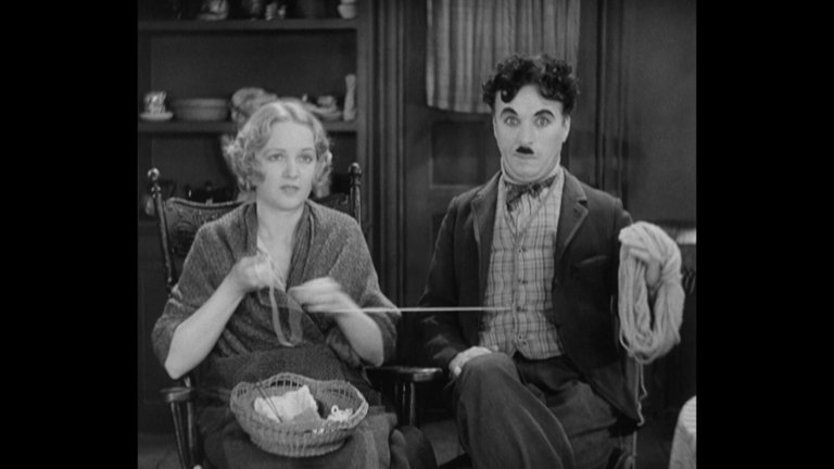 Screen capture from City Lights
