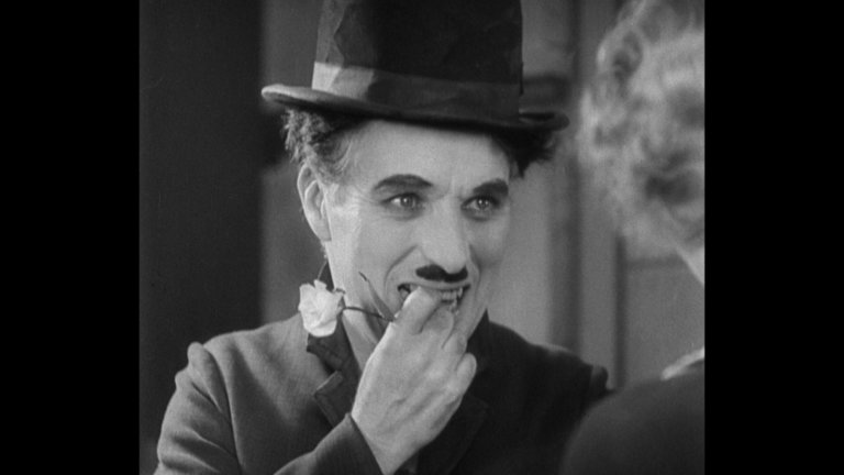 Screen capture from City Lights