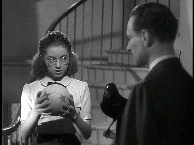 Screen capture from Le Corbeau