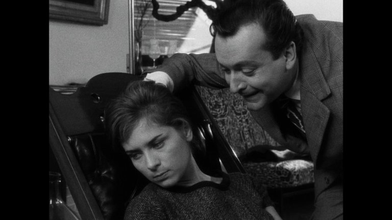 Screen capture from Les cousins