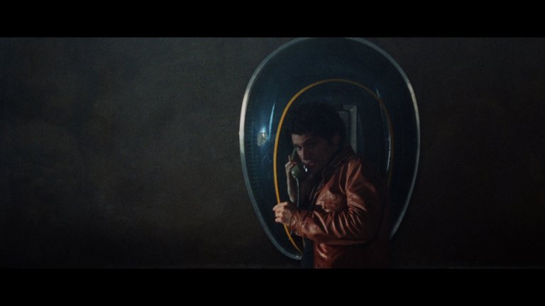 Screen capture from The Bird with the Crystal Plumage