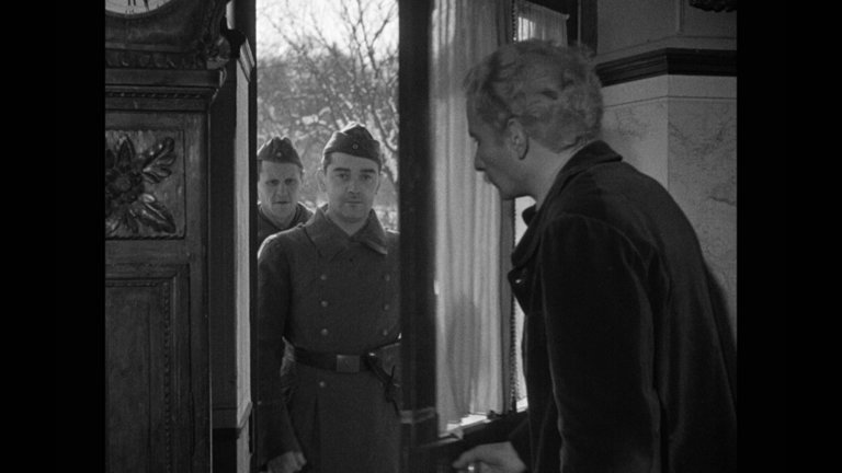 Screen capture from Le silence de la mer