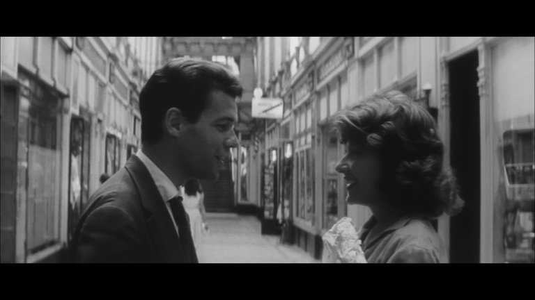 Screen capture from Lola