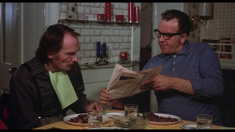 Screen capture from Deranged