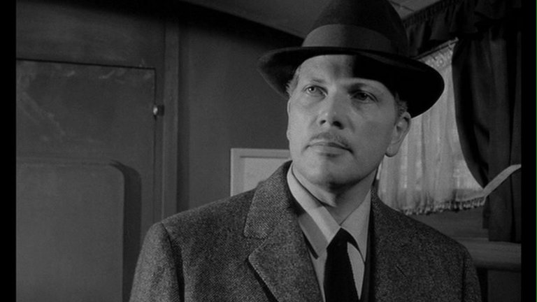 Screen capture from Le deuxième souffle
