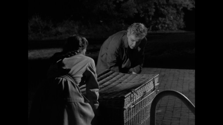 Screen capture from Les diaboliques