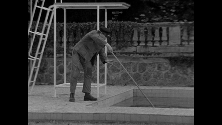Screen capture from Les diaboliques