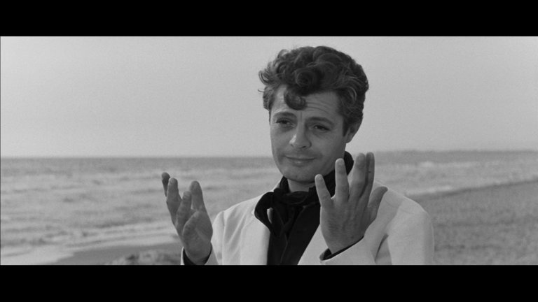 Screen capture from La dolce vita