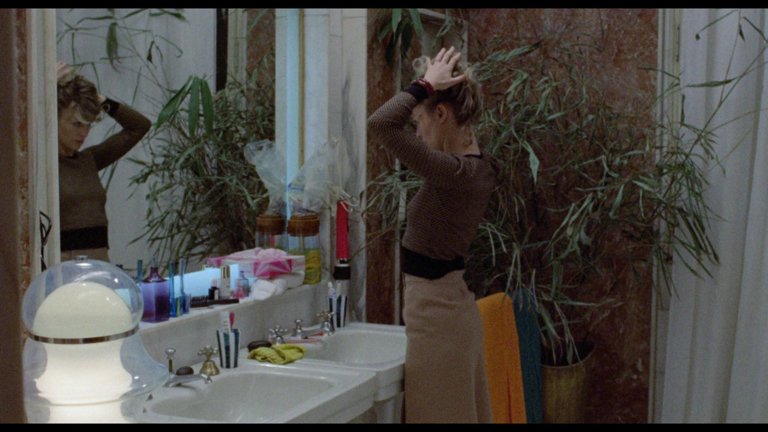 Screen capture from Don't Look Now