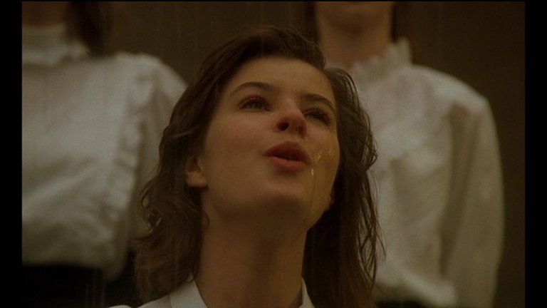 Screen capture from The Double Life of Véronique