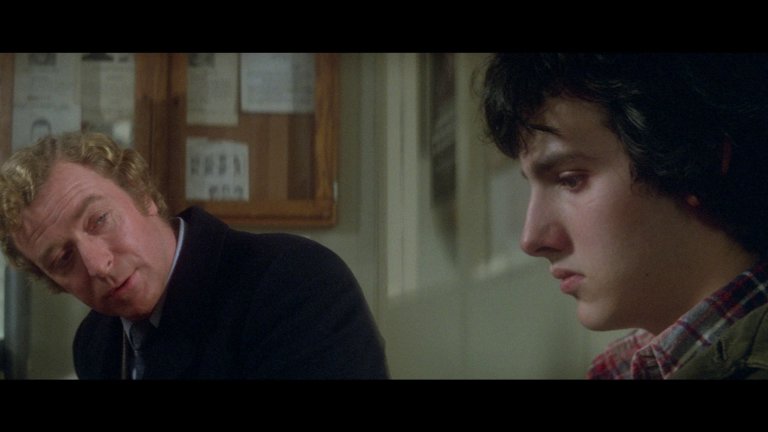 Screen capture from Dressed to Kill