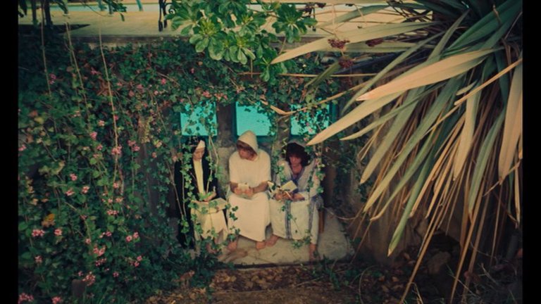 Screen capture from Agnès Varda in California