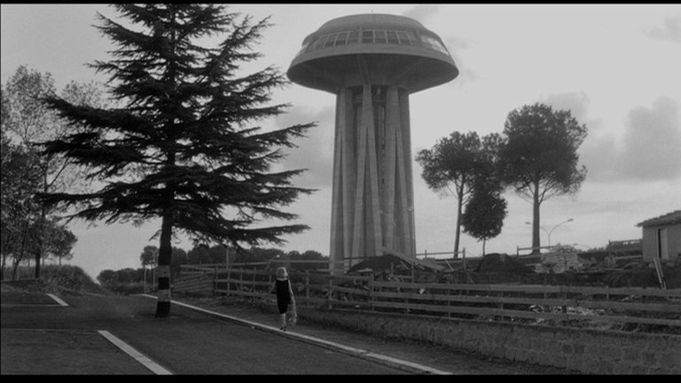 Screen capture from L'eclisse