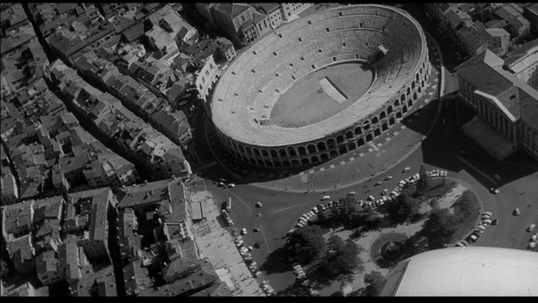 Screen capture from L'eclisse
