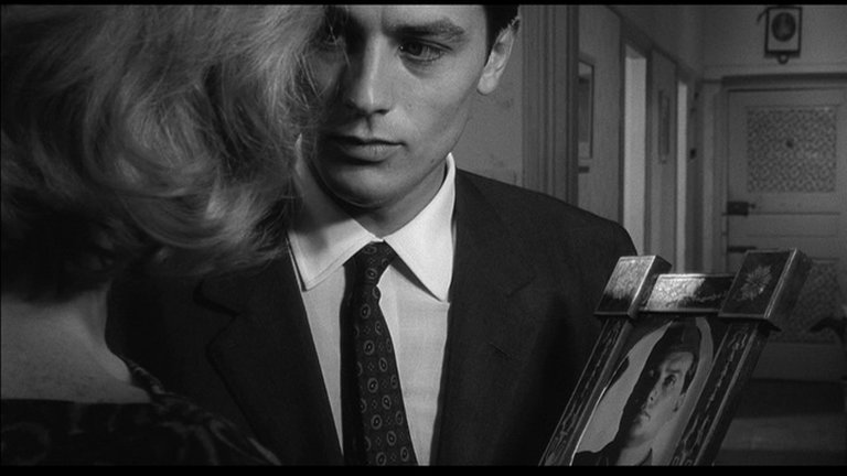 Screen capture from L'eclisse