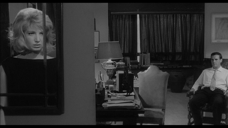Screen capture from L'eclisse
