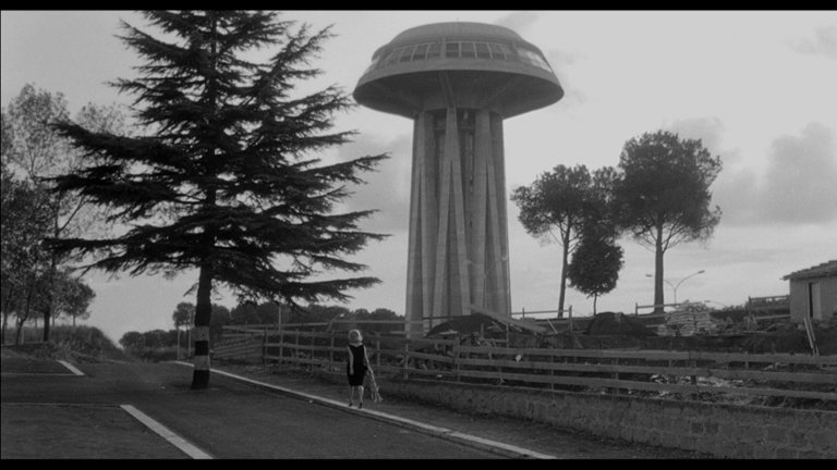Screen capture from L'eclisse