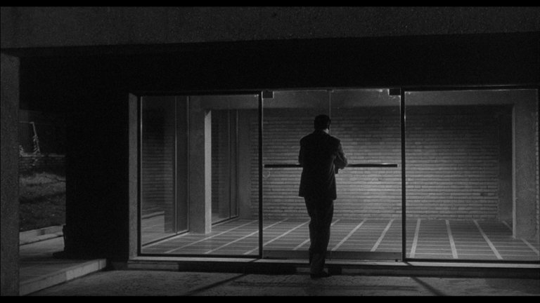 Screen capture from L'eclisse
