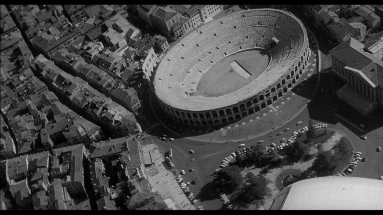 Screen capture from L'eclisse