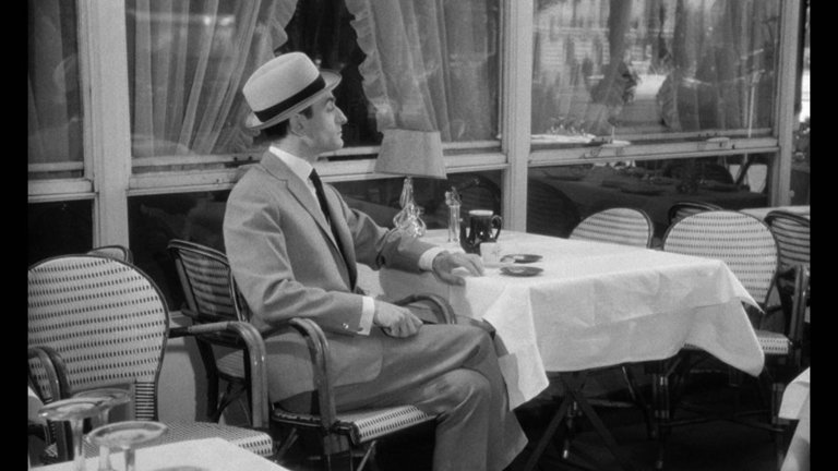 Screen capture from Pierre Etaix