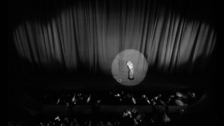 Screen capture from Pierre Etaix
