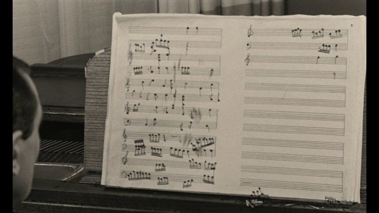 Screen capture from Pierre Etaix