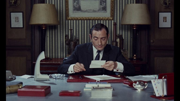 Screen capture from Pierre Etaix