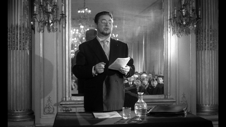 Screen capture from Eyes Without a Face
