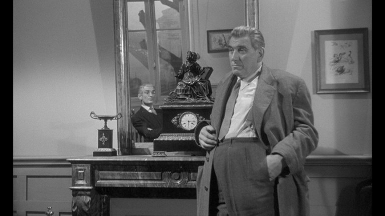 Screen capture from Eyes Without a Face