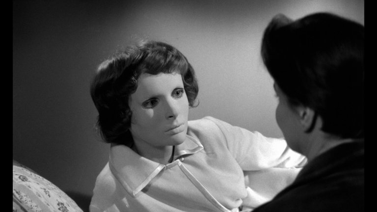 Screen capture from Eyes Without a Face