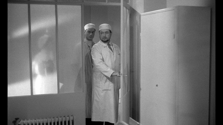 Screen capture from Eyes Without a Face