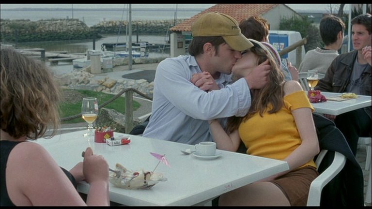 Screen capture from Fat Girl