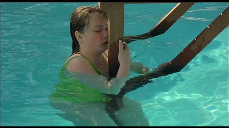 Screen capture from Fat Girl