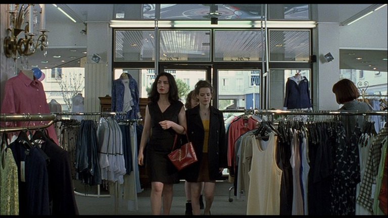 Screen capture from Fat Girl