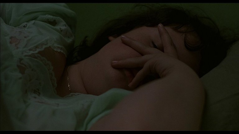Screen capture from Fat Girl